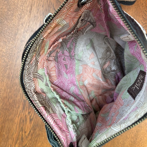 The Sak Vintage BoneWhite/Brown/Black Leather Crossbody. Match brn/blk web strap - Picture 3 of 7